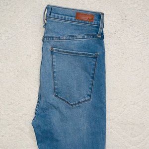 NEW Abercrombie and Fitch Light Ultra High Rise Super Skinny Jeans Size 6